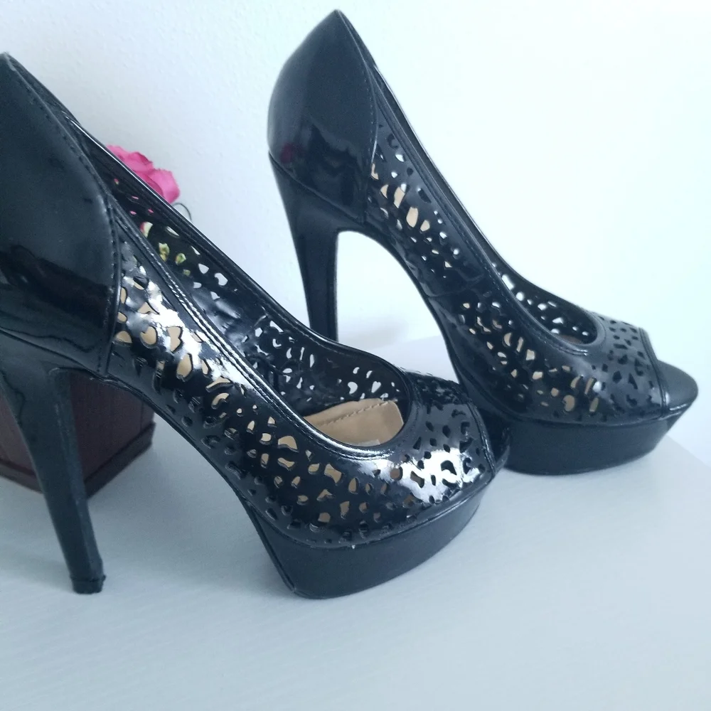 Black Lace Shiny Basic Platform Open Toe Heels - Picture 2 of 15
